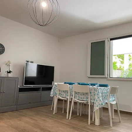 Danae Apartment *
