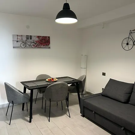 Danae Apartment *